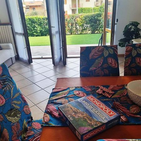デセンツァーノ・デル・ガルダLuminoso Trilocale Con Piscina E Giardino Privatoアパートメント エクステリア 写真